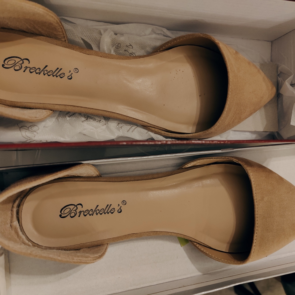 Breckelles Tan Flats Versatile Minimalist Design Size 9
